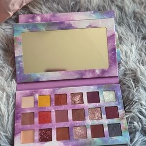 Galaxy Eyeshadow Palette with Mirror